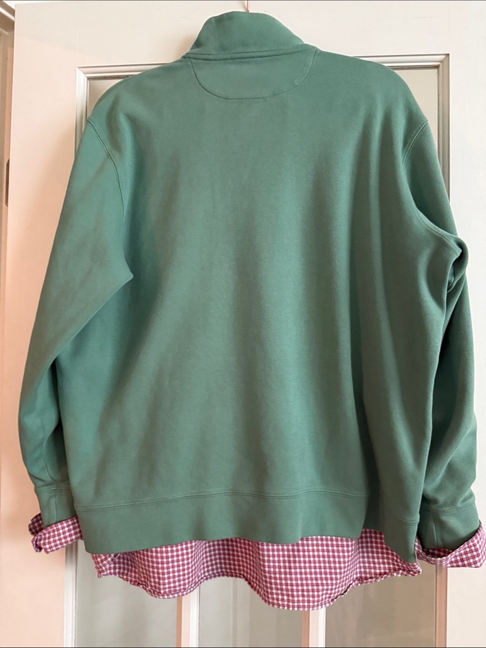 Vineyard Vines Pink and White Gingham Button-Down Shirt and Green Pullover - Picture 8 of 9